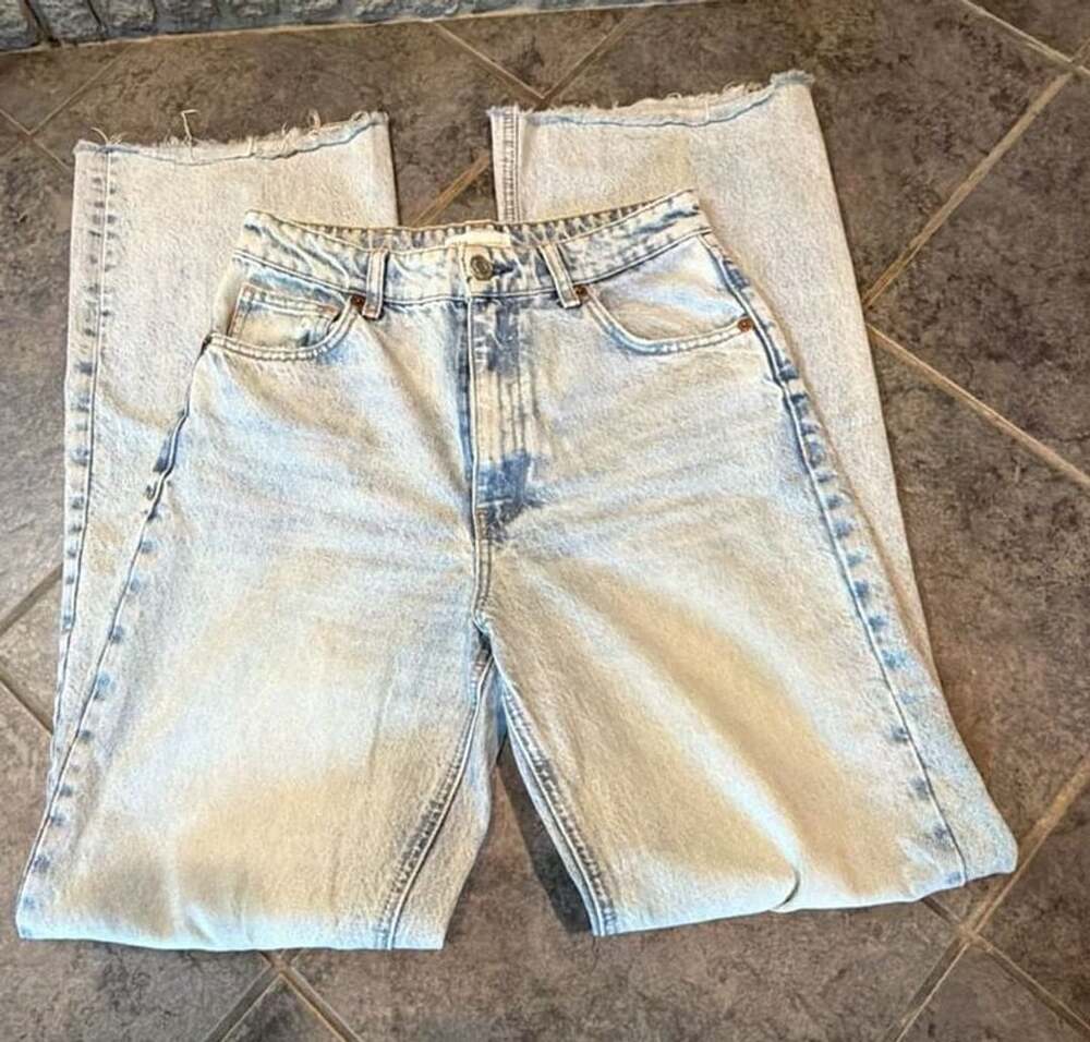 278 Zara High Rise Acid Wash wide Leg Jeans